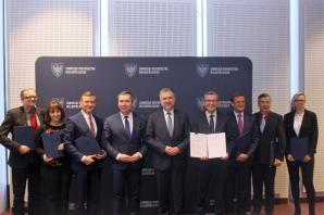 Samorząd Województwa Wielkopolskiego skutecznie wspiera sport. Milionowe umowy podpisane!