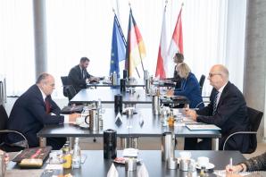 [VIDEO] O Białorusi i Polonii w Niemczech Minister Zbigniew Rau w Berlinie