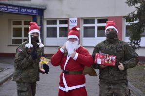 Terytorialsi z Mikołajem odwiedzili szpitale