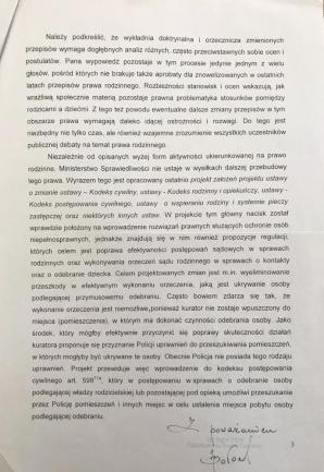 [VIDEO] Pozew o 50 000 000 zł przeciwko polskiemu systemowi Wymiaru Sprawiedliwości złożył dziś w Warszawie ojciec, który mając pełnię władzy rodzicielskiej, został przez „niezależnego i niezawisłego sędziego” pozbawiony kontaktu z dzieckiem!