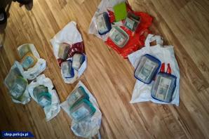 [VIDEO] Odzyskane 4 sejfy, w jednym sprawcy zostawili pieniądze