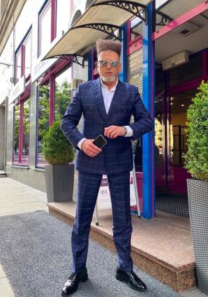 [VIDEO] Kolejna kradzież w okolicy Oleśnicy, tym razem Audi A8. Konferencja biura Rutkowski  w hotelu The Amber w Oleśnicy