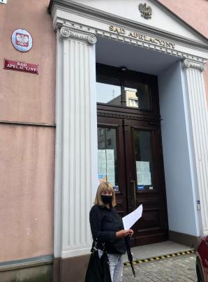 [VIDEO] SPRAWA BOŻENY ZALEWSKIEJ: Przestrzeganie procedur w dolnośląskich sądach? Ale po co, skoro można skazać bez żadnego dowodu? A skargi na udowodnione kolesiostwo pani prokurator i sędziów uznać za „oczywiście bezzasadne”!