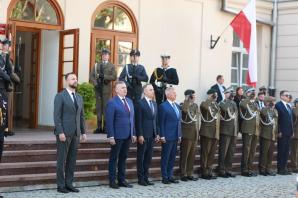 [VIDEO] Dziękujemy za waszą służbę i ofiarność. Jesteście naszymi bohaterami!