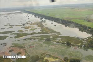[VIDEO] Razem w walce z powodzią. Koordynacja działań w czasie kulminacji Odry. W akcji Mi-2