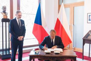 [VIDEO] W Pradze odbyły się 9. polsko-czeskie konsultacje międzyrządowe. Obradom przewodniczył Premier Donald Tusk oraz szef czeskiego rządu Petr Fiala. Mamy wiele wspólnych interesów i podobnie patrzymy na takie kwestie, jak rola Europy, pomoc Ukrainie, b