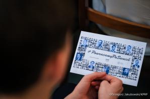 [VIDEO] Wręczenie not identyfikacyjnych rodzinom ofiar totalitaryzmów