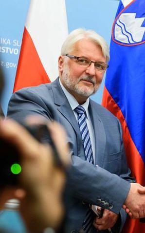 Szef polskiej dyplomacji Witold Waszczykowski z oficjalną wizytą w Republice Słowenii. Tematem wiodącym było bezpieczeństwo europejskie oraz współpraca polsko- słoweńska. 