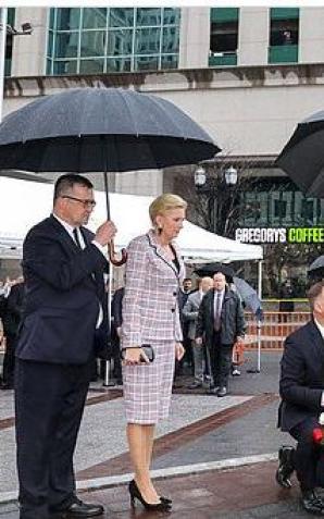 Para Prezydencka złożyła kwiaty przed Pomnikiem Katyńskim w Jersey City