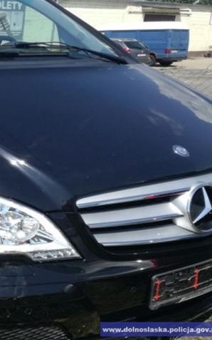 [VIDEO] Policjanci zatrzymali podejrzanego i odzyskali samochód o wartości ponad 85 tys. złotych skradziony na terenie Niemiec