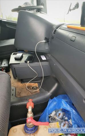 [VIDEO] Policjanci z grupy „SPEED” zatrzymali kierowcę blisko 40-tonowego tira, który pijany jechał autostradą A4