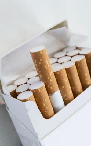 [VIDEO] Kolejne zatrzymanie w związku ze sprawą obrotu nielegalnym tytoniem i alkoholem