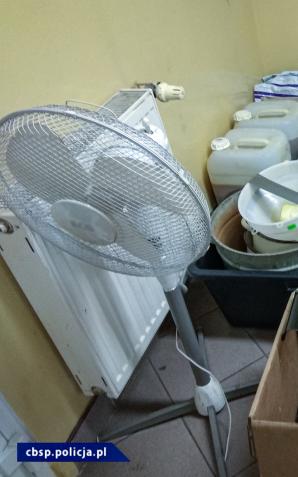 [VIDEO] Uderzenie w dolnośląski narkobiznes - 2 „laboratoria” metamfetaminy zlikwidowane. Narkotyki mogły trafiać także do Czech i Niemiec.