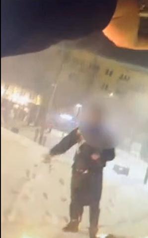 [VIDEO] Dramatyczna interwencja w obiektywie policyjnej kamery - obezwładniony nożownik