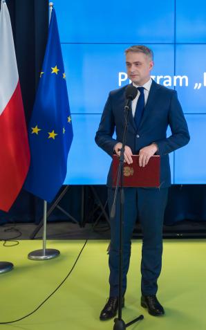 Zawieszenie programu „Laptop dla ucznia” i prace nad nowymi rozwiązaniami