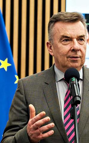 [VIDEO] Minister Dariusz Wieczorek ogłosił, że przekaże 200 mln zł więcej na badania dla Narodowego Centrum Nauki