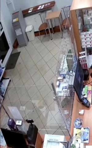 [VIDEO] Wrocławscy policjanci poszukują osób, które mogą posiadać informacje w sprawie kradzieży w aptekach