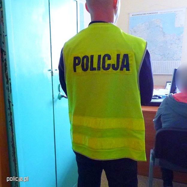 Gdańsk: Wyrzuciła żywe szczeniaki do śmieci