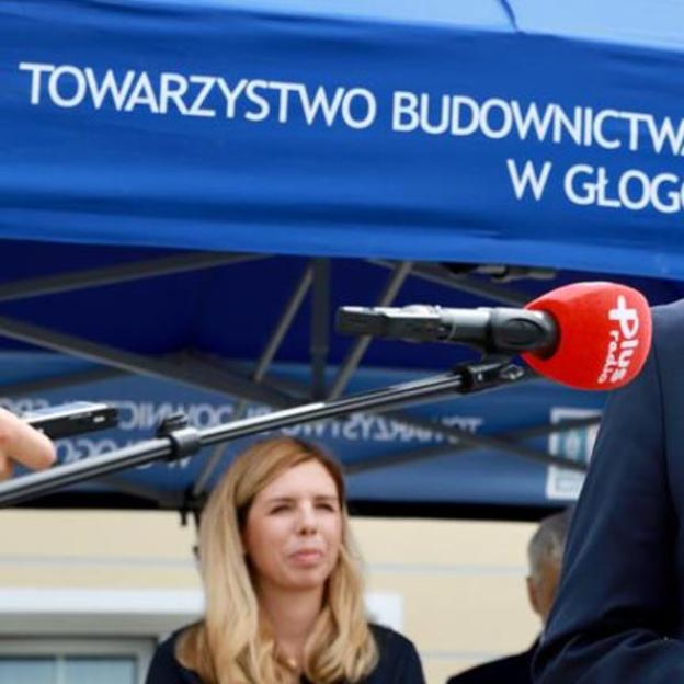 Wicepremier Jarosław Gowin wręczył klucze do nowych mieszkań w Głogowie
