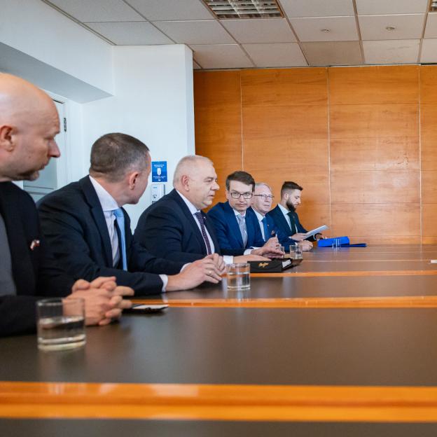 Wicepremier Jacek Sasin: rozmawiamy z chilijskim rządem, na temat obniżenia podatków