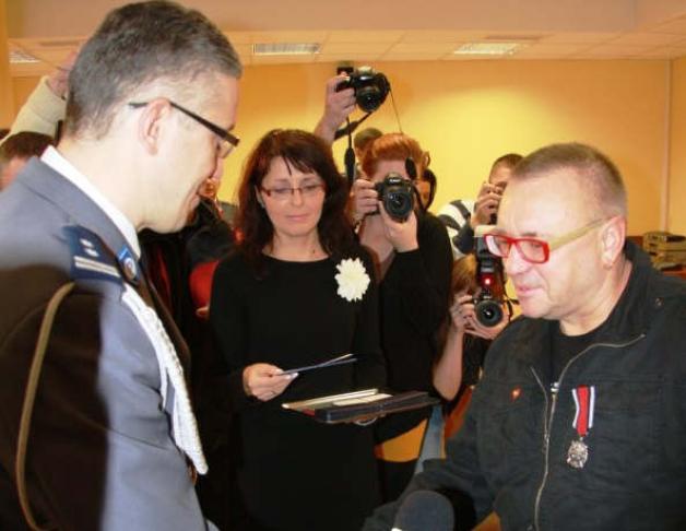 Policyjny medal dla Jurka Owsiaka
