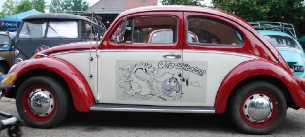 Miłośnicy garbusów na szlaku wakacyjnej przygody