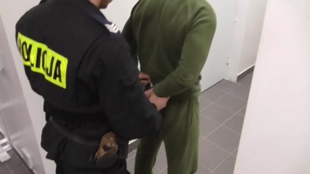 [VIDEO] Zatrzymany za uwięzienie, uszkodzenie oczu i zgwałcenie kobiety