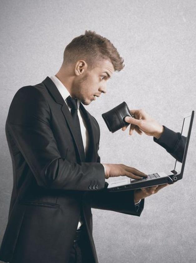 [VIDEO] Kolejna osoba zatrzymana w sprawie wyłudzeń o wartości ponad 1,2 mln zł. na szkodę blisko 200 klientów jednego z banków