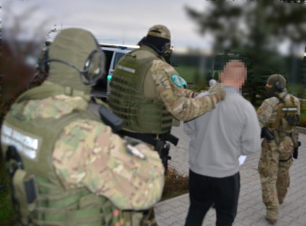 [VIDEO] Kolejna grupa przestępcza rozbita. zajmowała się przemytem wyrobów tytoniowych z Ukrainy do Polski oraz krajów Europy Zachodniej