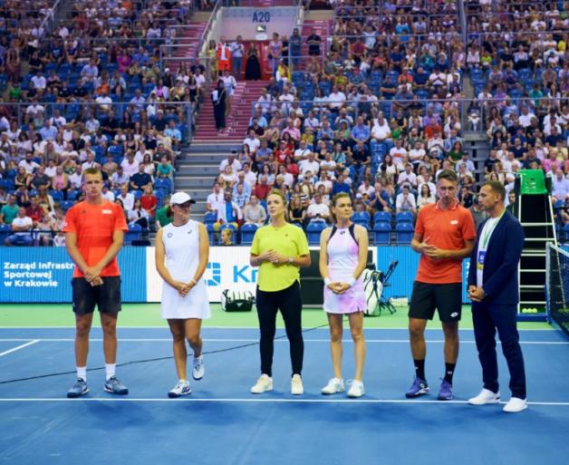 Iga Świątek i przyjaciele zagrali w charytatywnym meczu na rzecz Ukrainy